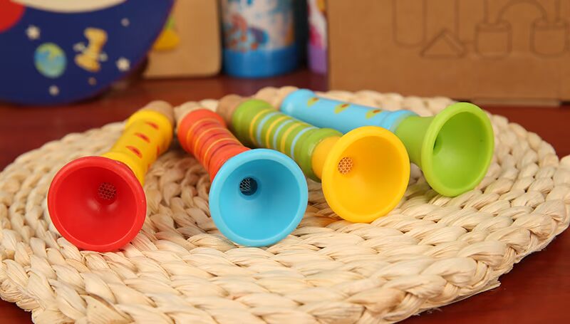 Trẻ em thổi kèn cổ điển bé trai và bé gái giọng hát dễ thương huýt sáo gỗ chơi nhạc cụ đồ chơi âm nhạc đồ chơi trí tuệ cho bé