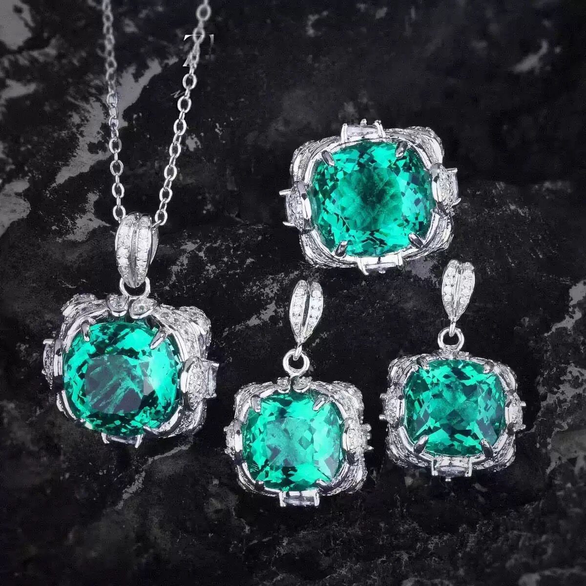 Giordini emerald diamond-filled luxury three-piece set