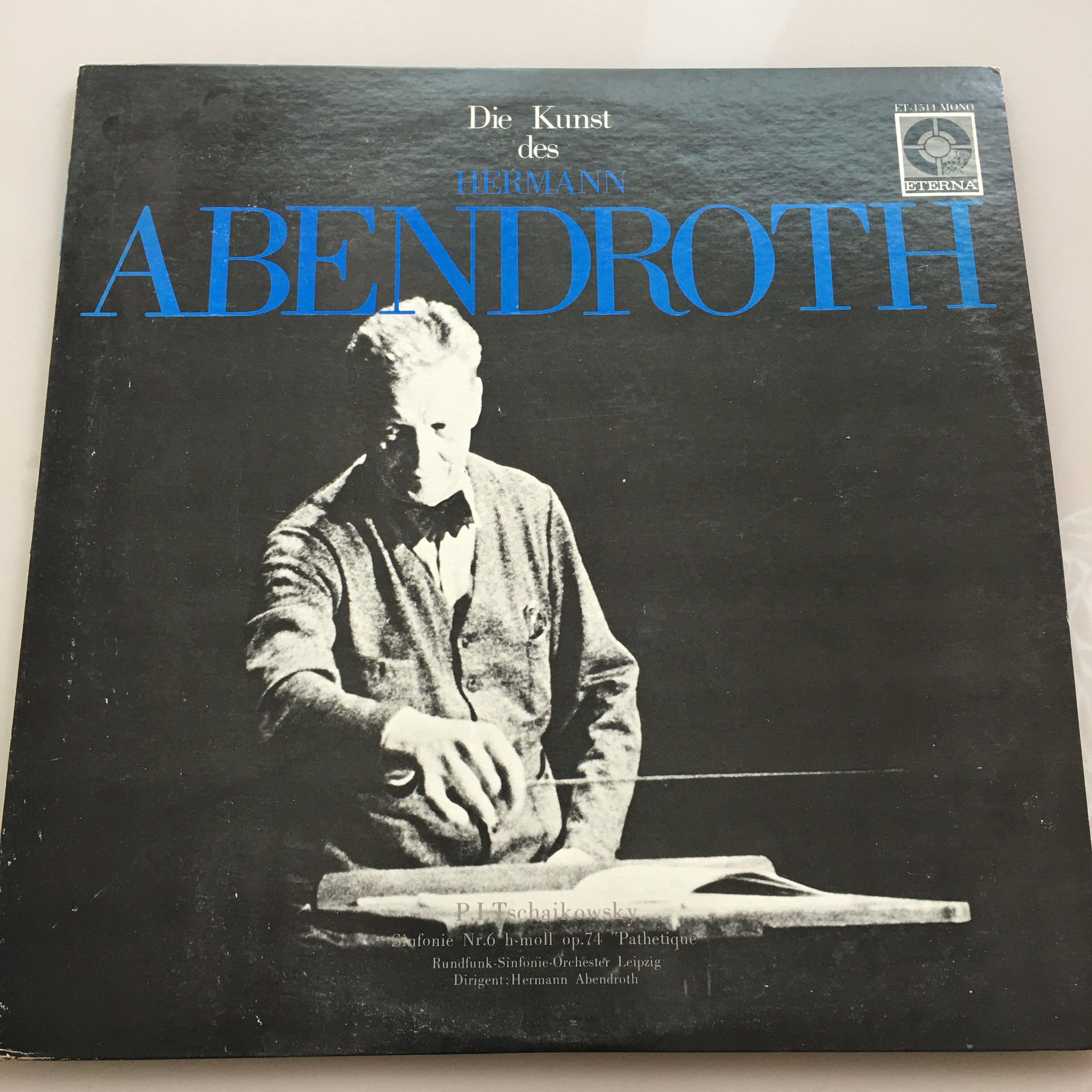 1-116 LP black rubber die kunst des hermann abendroth is well removed