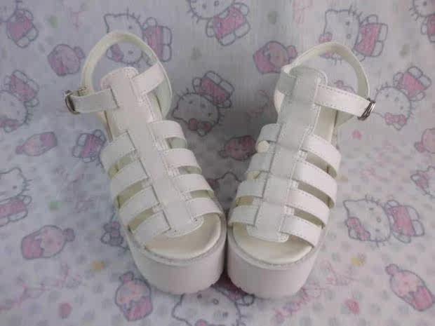 Высокие сандалии на платформе antaina 