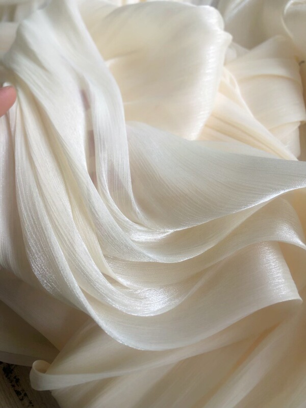 Magnolia Crepe Organza Fabric Is Soft and Smooth, Shiny Crinkle Yarn, Wedding Veil, Hanfu Fashion Silk Satin Texture Fabric Magnolia Crepe Organza Fabric Is Soft and Smooth, Shiny Crinkle Yarn, Wedding Veil, Hanfu Fashion Silk Satin Texture Fabric