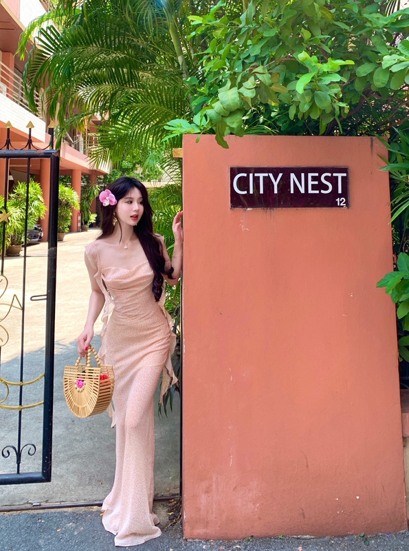 Flower Yuan Pink Floral Dress with Backless Design, Ribbon and Slit, Slim Fit Dress