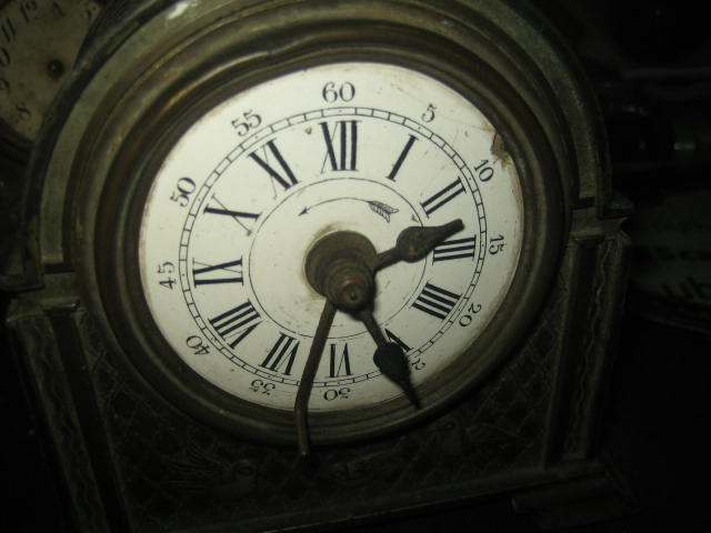 Original imported = == Porcelain Disc Taunted Table = = Pendulum Movement (Antiques Table Collection)