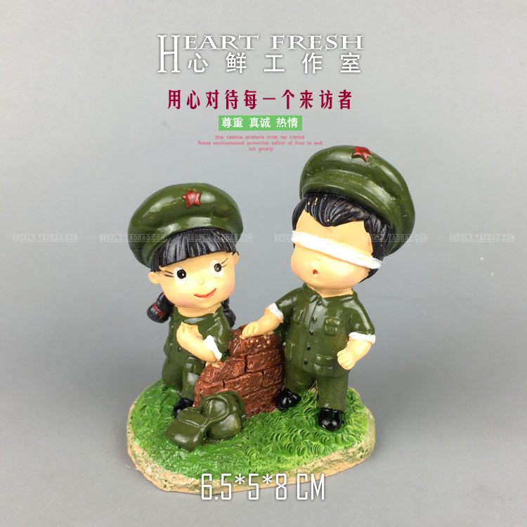 RW232 sand table simulation character model during the Cultural Revolution period childhood friendship men and women hide-and-seek scene resin ornaments