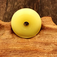 Желтый защитный амулет, пряжка