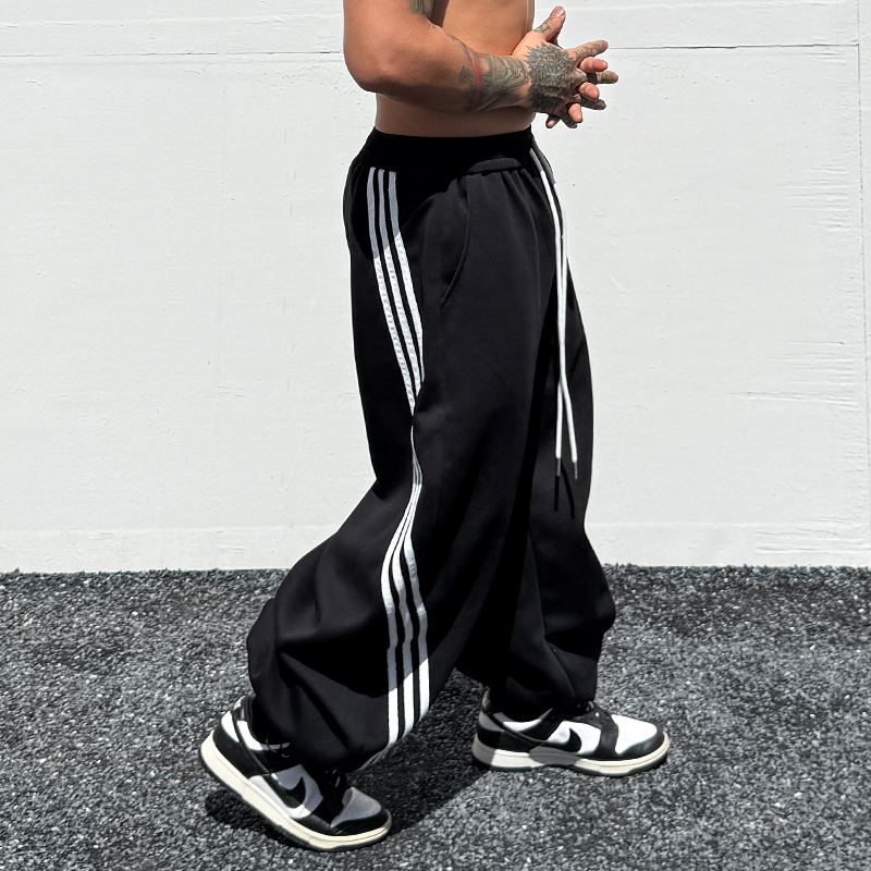 Trendy American Retro Three-Stripe Scimitar Sweatpants for Men, Sickle Silhouette, Elastic Waist, Drawstring Casual Pants