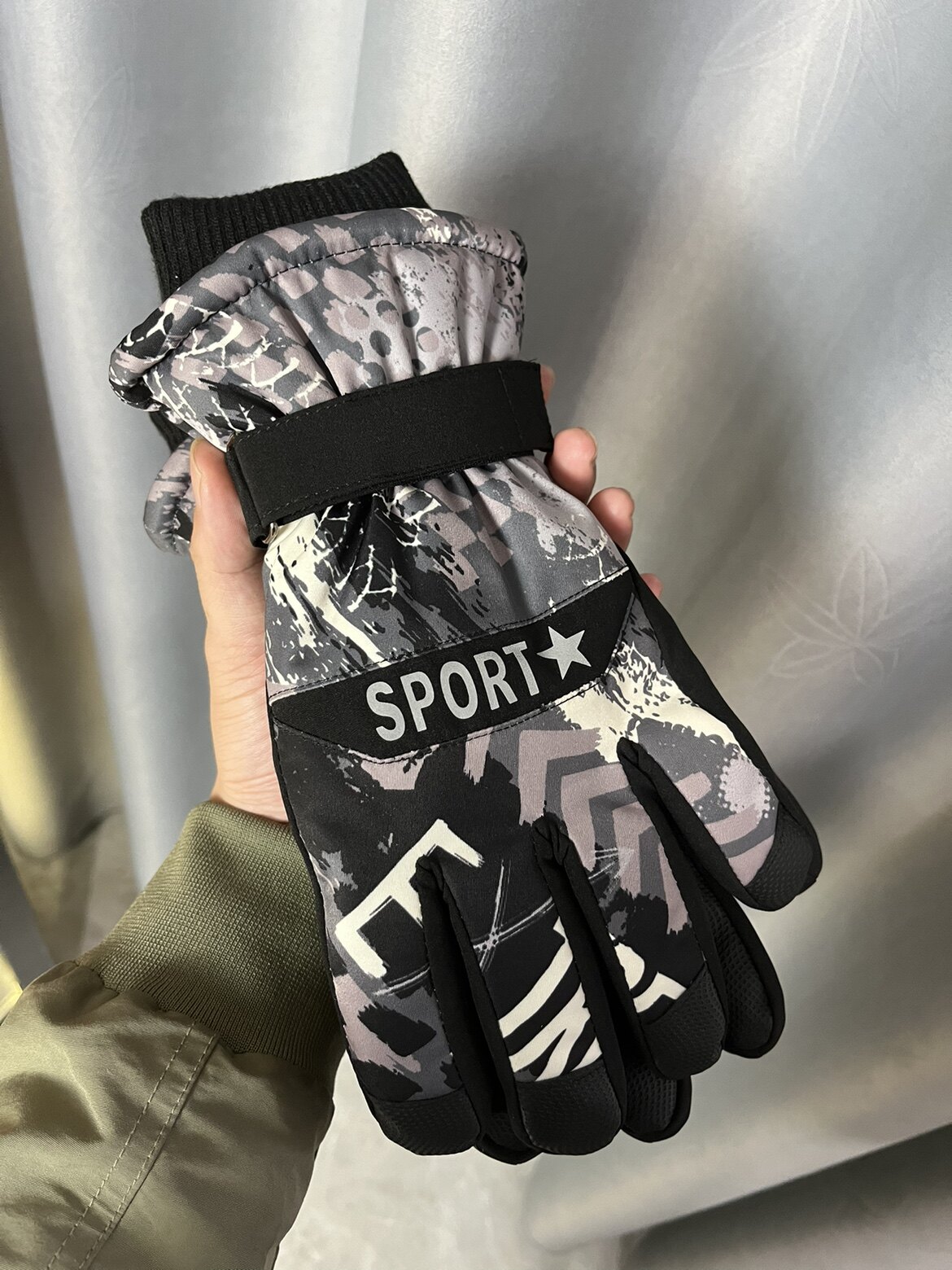 Men's warm ski gloves winter sports anti-slip touch screen anti-wind and cold cotton riding thickened plus velvet anti-splash water