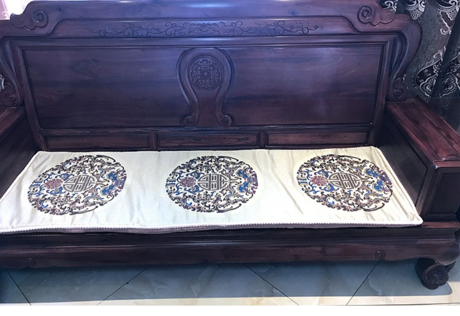 Trung Quốc sofa gỗ hồng đệm nhà phòng khách vải sang trọng đệm châu Âu đệm văn phòng bốn mùa thảm chống trượt - Ghế đệm / đệm Sofa thảm trải ghế