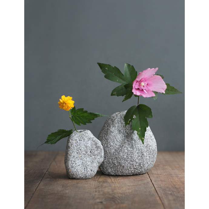 Spot Japan imported hand-made stone irregular vase Japanese flower desktop small mouth crude pottery