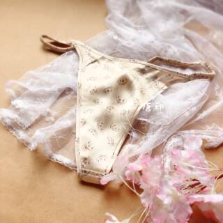 Sexy thong women's mulberry silk women's underwear seamless low-waist breathable temptation t-pants silky satin comfortable