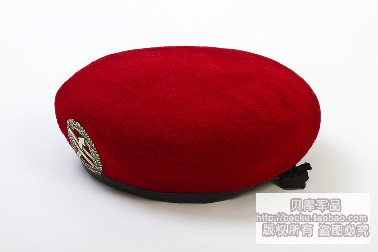 Original products second-hand berets with a hat to the hat