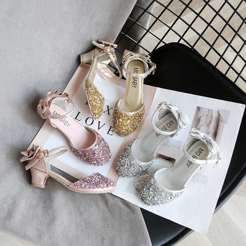 Girls shoes with small heel shop