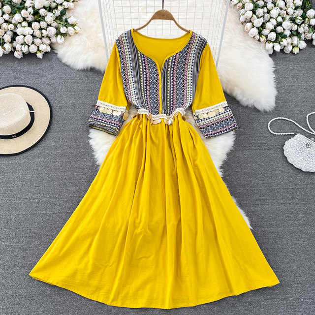 Seaside holiday beach skirt tourism bohemian long skirt high waist ethnic style V-neck embroidery waist dress summer