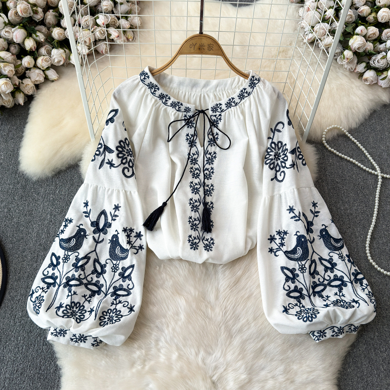 Spring and Autumn Vintage Ethnic Style Long-Sleeved Round-Neck Pullover Embroidered Loose Shirt for Women, Stylish Doll Shirt Top