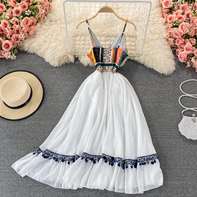 Ethnic style retro printed suspender skirt Bohemia seaside holiday beach skirt elegant temperament big swing long skirt summer