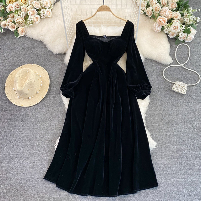 Retro Hepburn style long skirt high-end temperament square collar bubble long sleeve waist slimming A-line large swing velvet dress