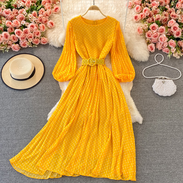 Super fairy Sanya seaside holiday beach skirt temperament waist big swing long skirt round neck pleated polka dot chiffon dress