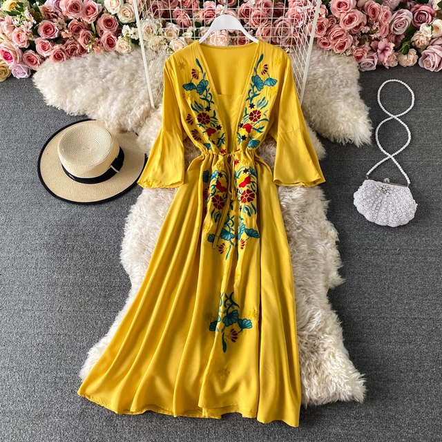 Tibet Yunnan Embroidered Ethnic Wind Trumpet Sleeve V-neck Dress Sanya Travel Beach Skirt Super Fairy Swing Long Skirt