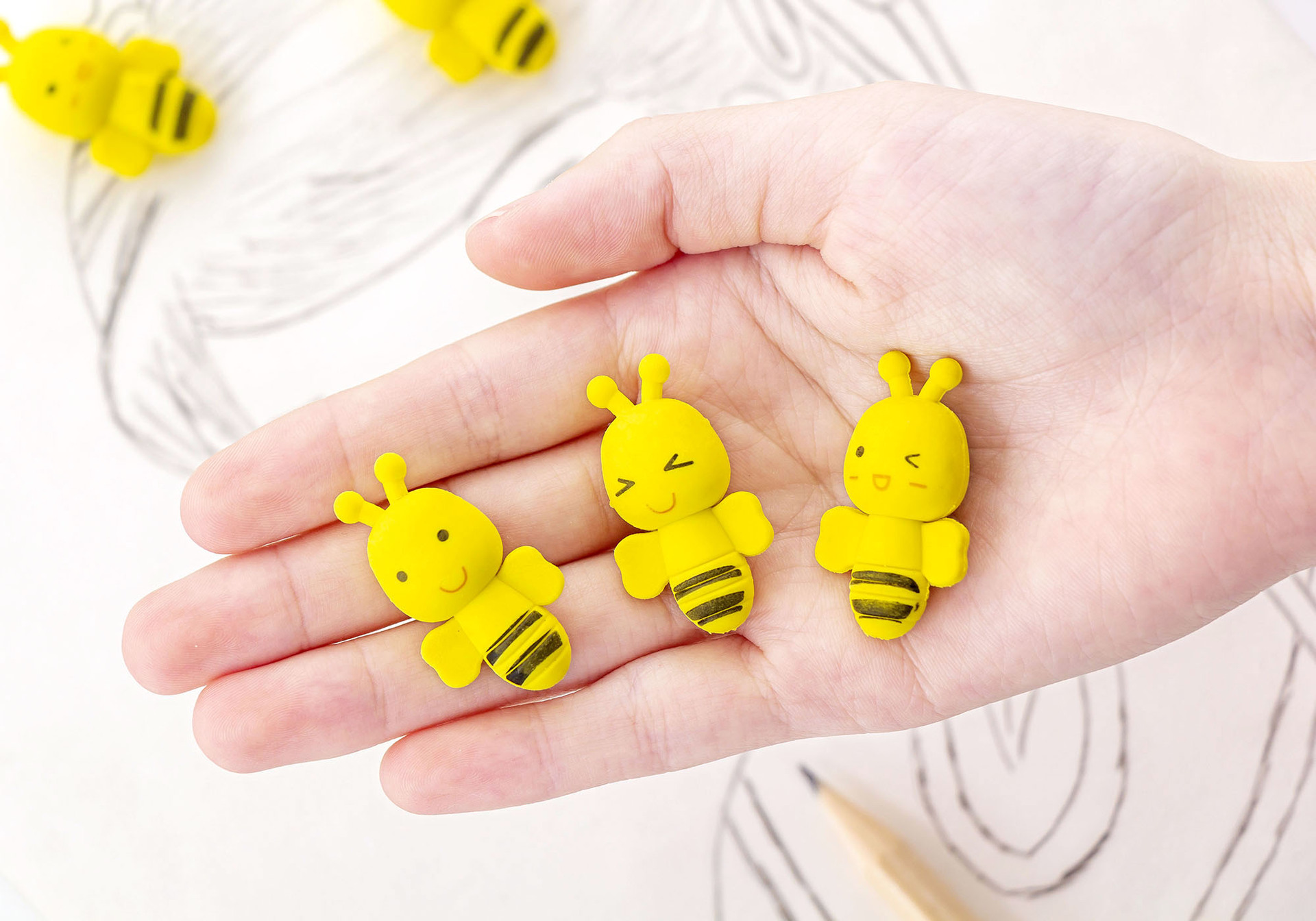 4 cute little bee styling eraser pen cap 4 * 1*2cm protect pencil tip 