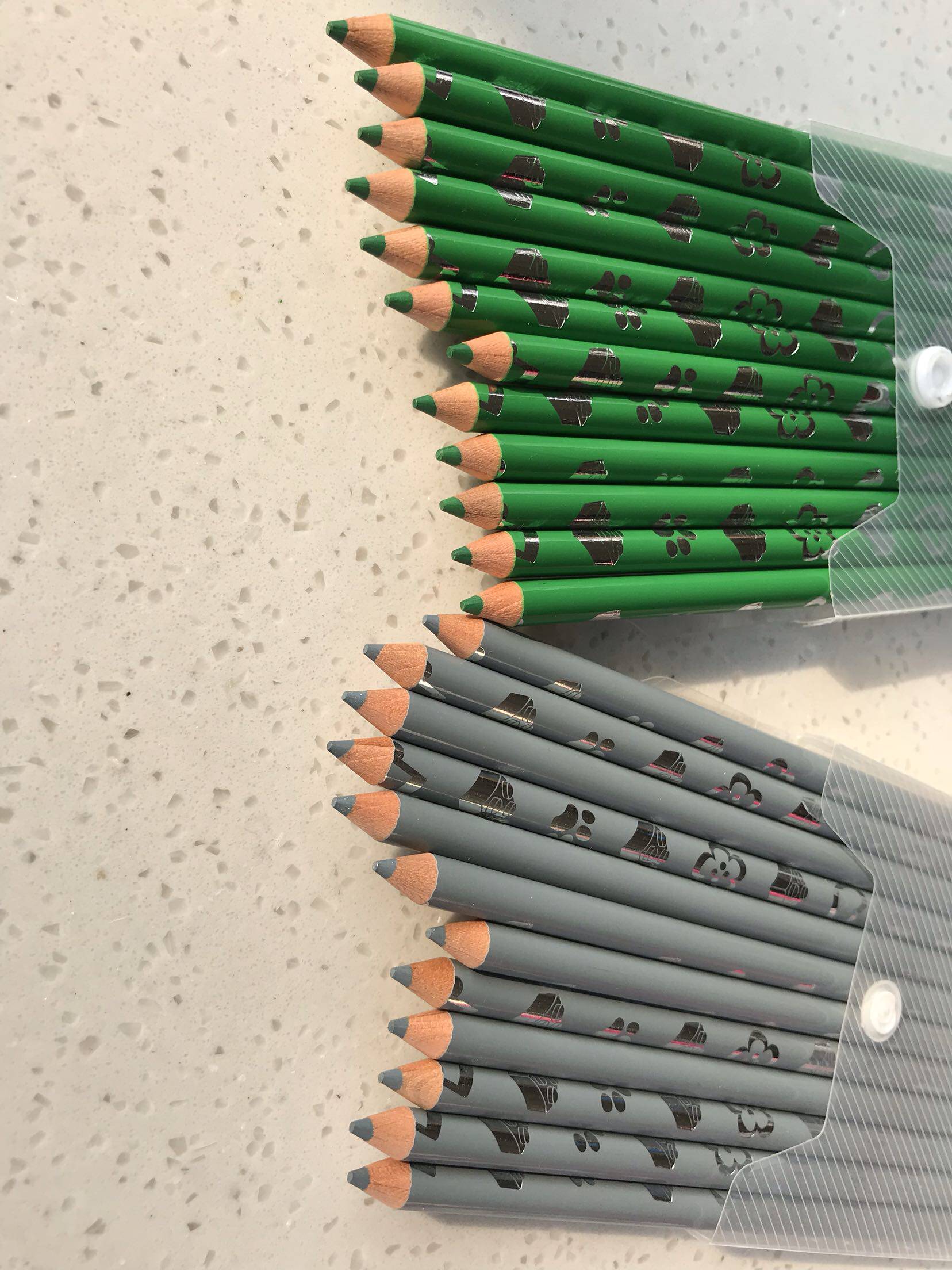 Round rod oil colored pencil monochrome gray 12 color dark green