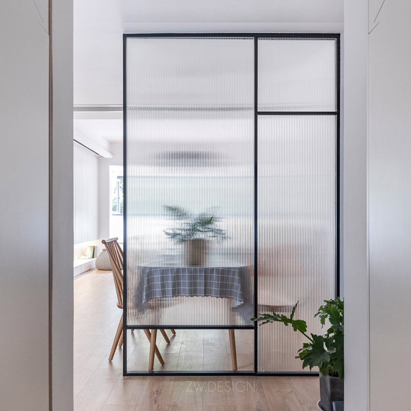 Northern Europe light luxury Hongbow glass screen modern simple entry to the seal office blocking iron decoration partition wall