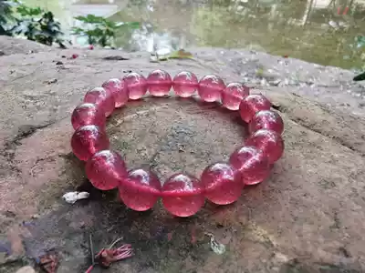 And beauty Crystal pigeon blood red strawberry crystal bracelet