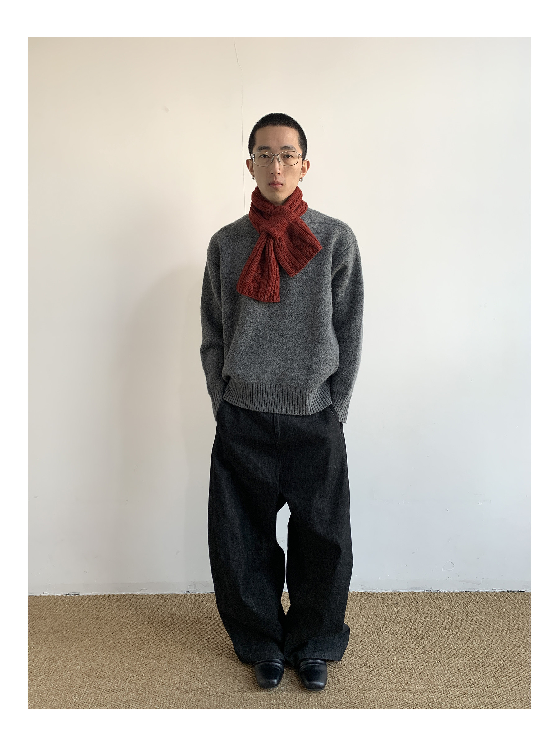 MION Thick Crew Neck Cropped Sweater