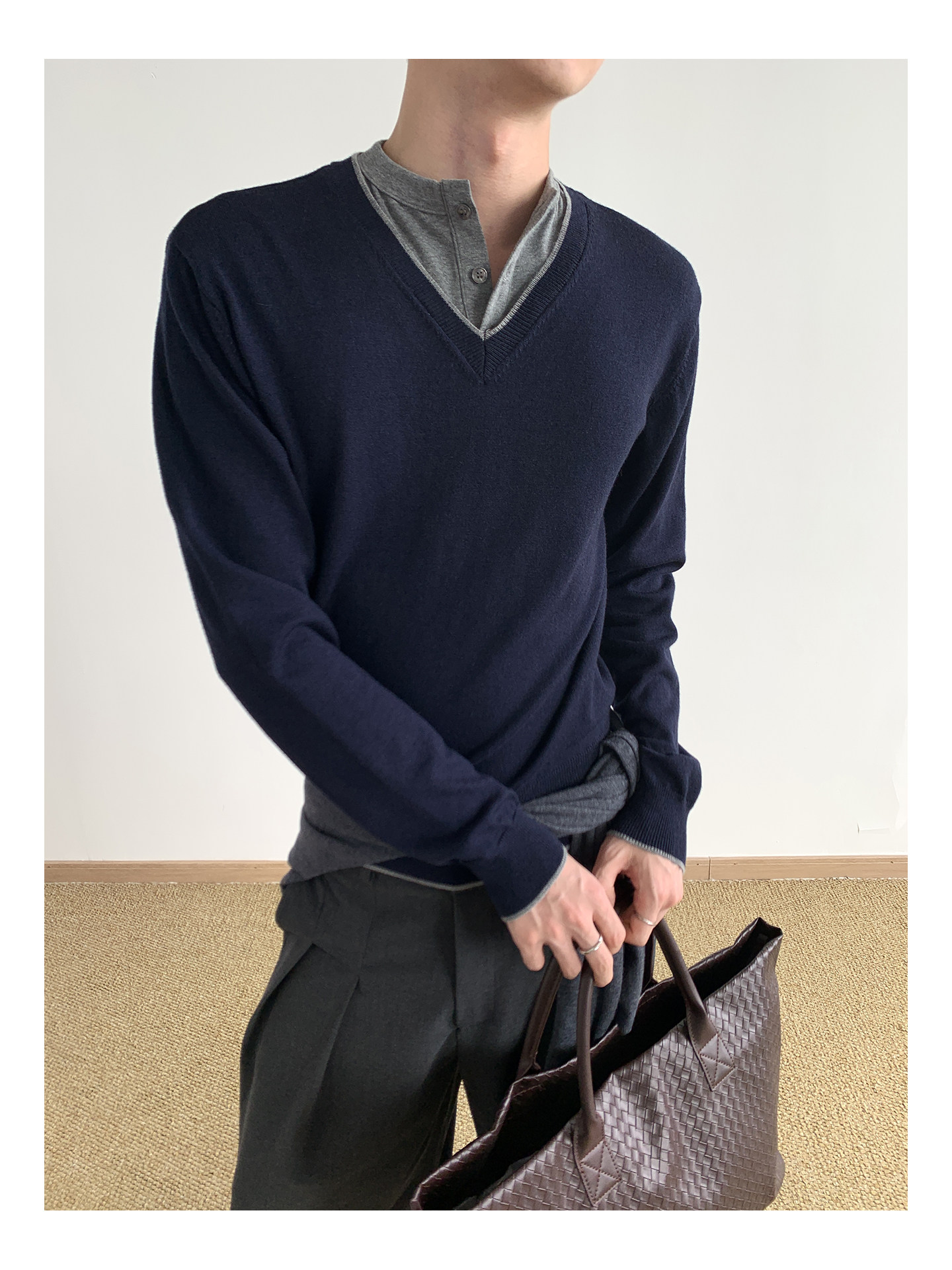 MION Faux-Layer V-Neck Cropped Sweater
