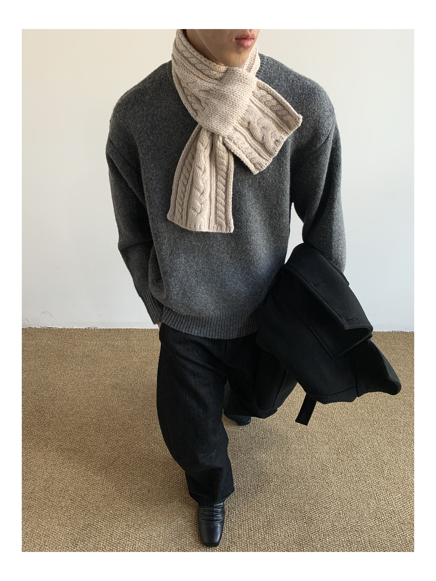 MION Thick Crew Neck Cropped Sweater