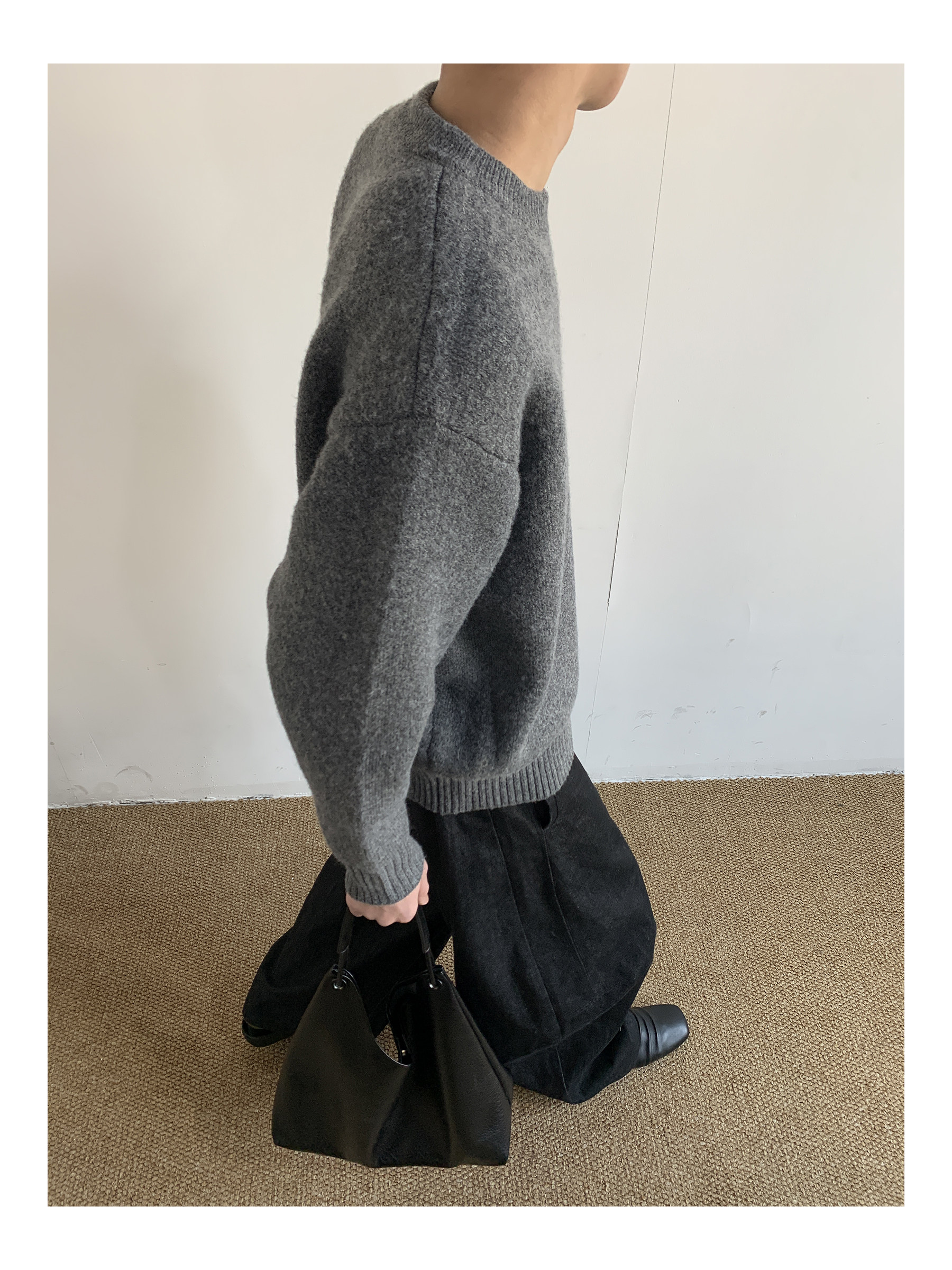 MION Thick Crew Neck Cropped Sweater