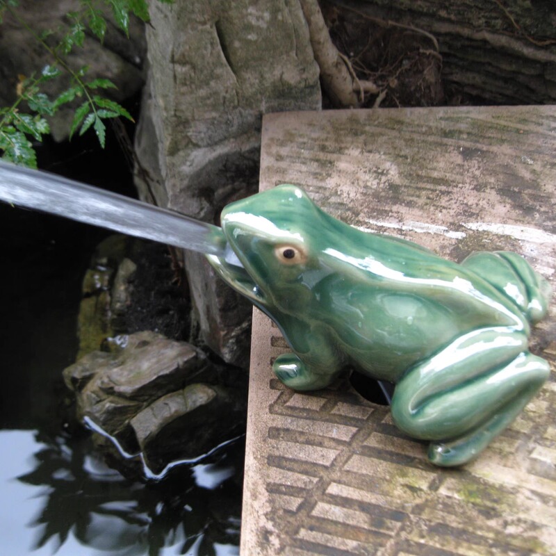 Rockery Accessories, Bonsai Decoration, Water-Spraying Frog, Ceramic Landscape Fountain, Home Landscaping Decoration, Crafts for Attracting Wealth
