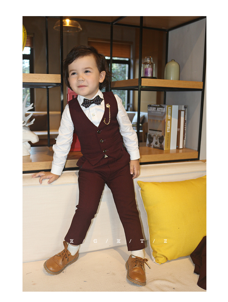 2019 mới phù hợp với mùa xuân bộ đồ bé trai ba mảnh màu rắn cổ điển phù hợp với bé váy phù hợp với đẹp trai - Váy trẻ em váy cho bé gái