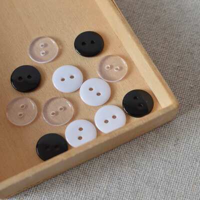 Handmade garment accessories: Simple resin shirt buttons (2-eye round buttons), diameter 1.2cm, 1.2 yuan, 10 pieces