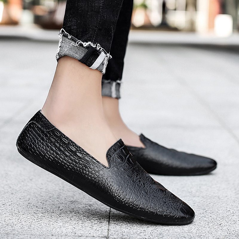Summer genuine leather crocodile tattooed small leather shoes men's casual bean-bean shoes Han version 100 hitch a foot pedal sloth shoe wave