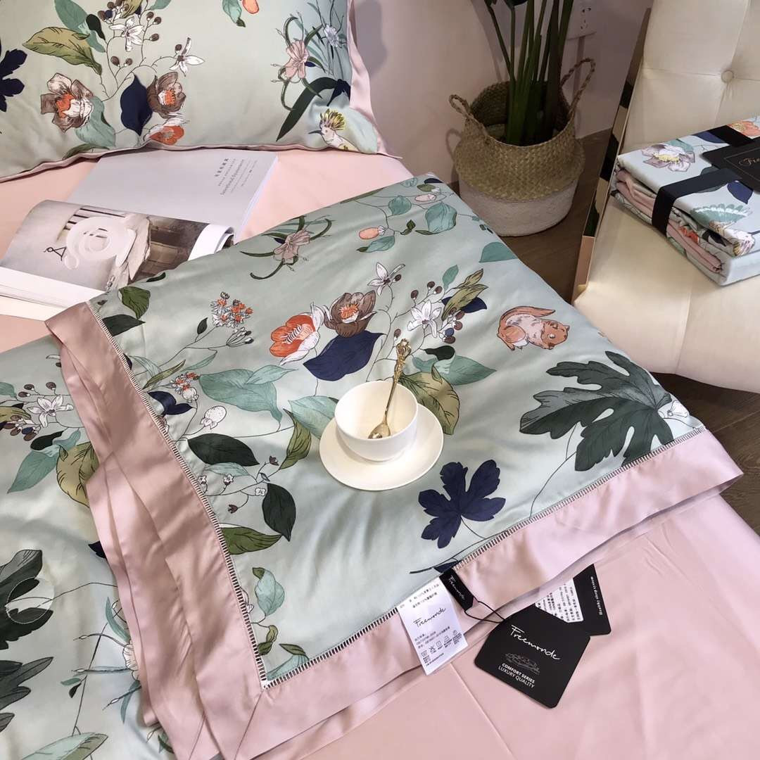 60 branched fine natural silk summer cool by four pieces of double sided ice silk air conditioning by a core double nude sleeping thin quilt washable