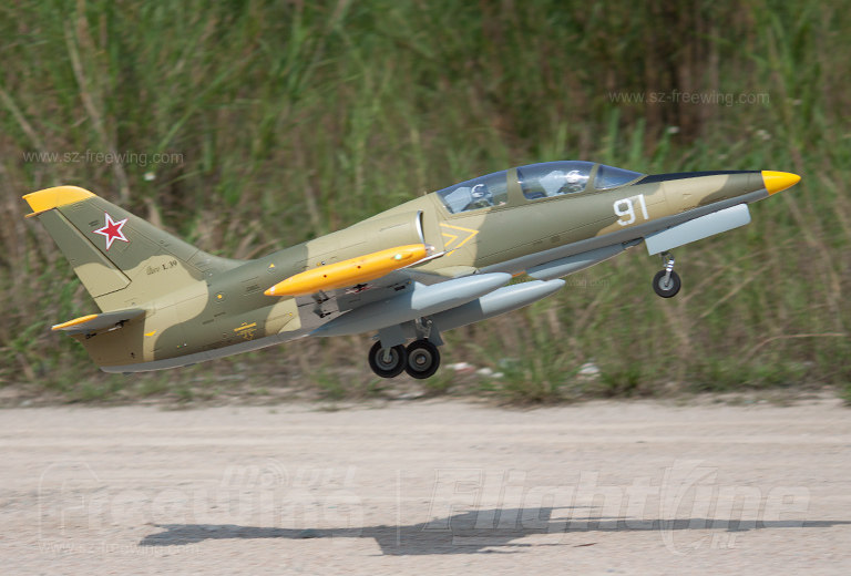 Самолет на дистанционном управление 飞翼80mm l-39“信天翁”电动涵道模型飞机 Freewing