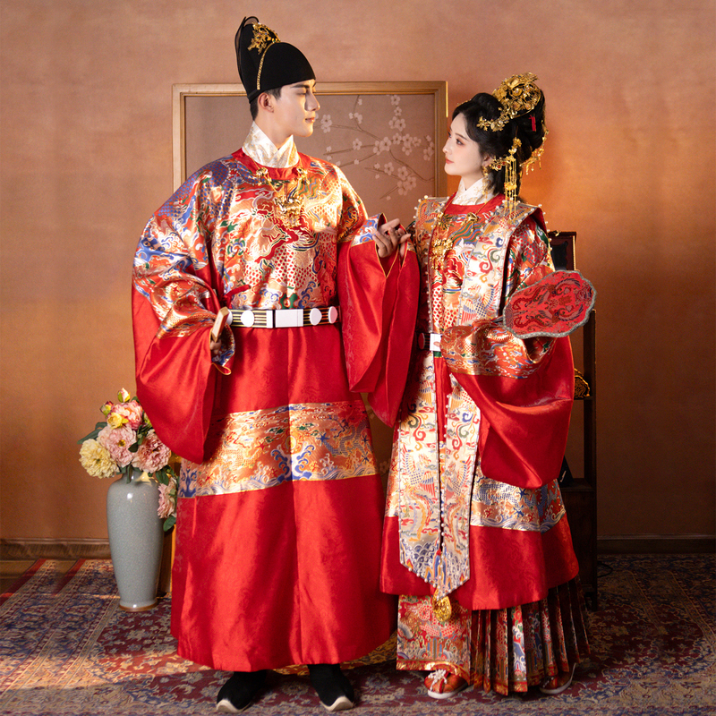 【Yanbinsha】Ming-Style Wedding Attire with Floral Embroidery, Round-Neck Robe, Hanfu in Red and Blue with Gold Dragon Design, Unisex Chinese Style