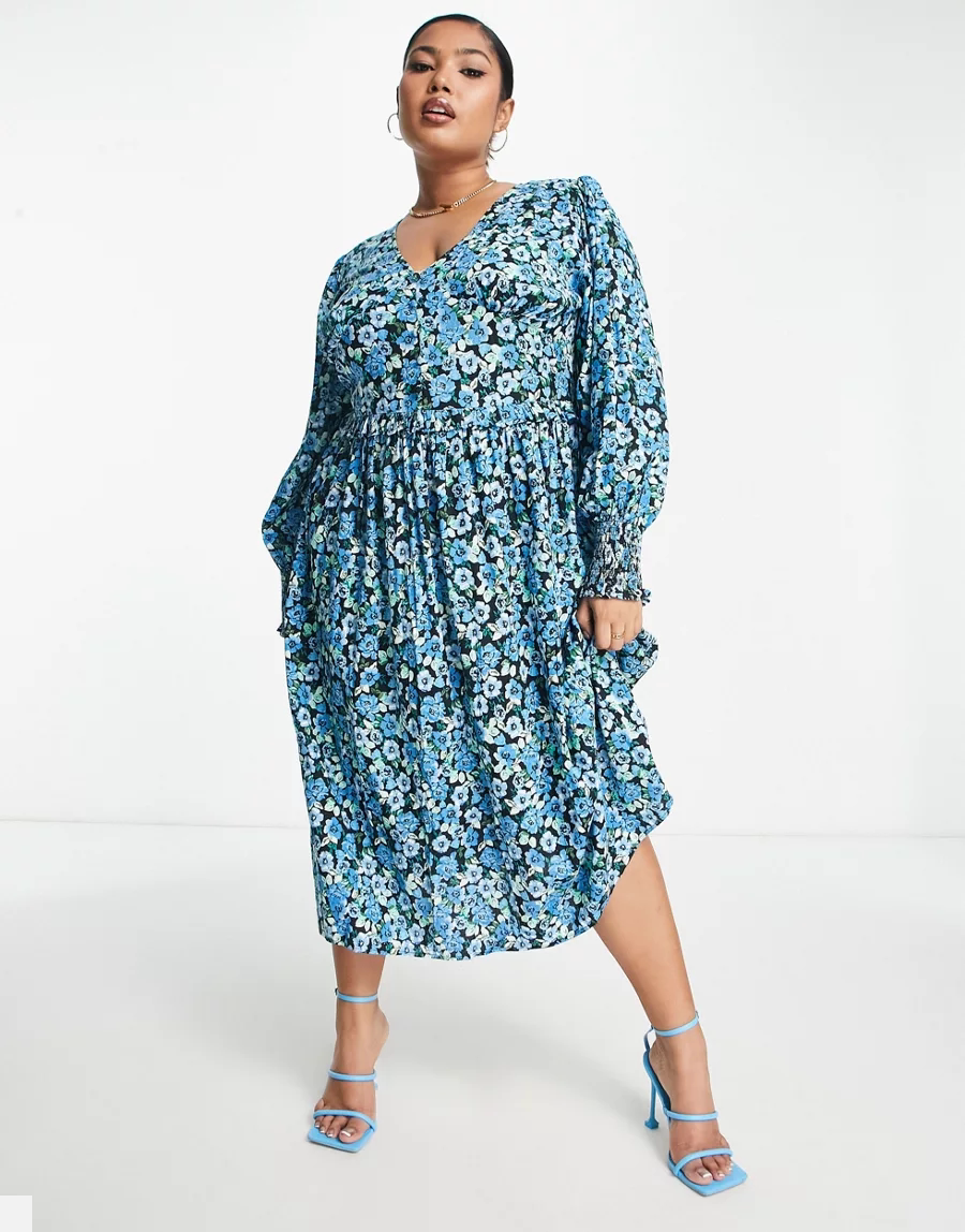 Direct mail UK 2022 autumn and winter new large - yard woman's V - collar garden wind - shredded dress wrapped