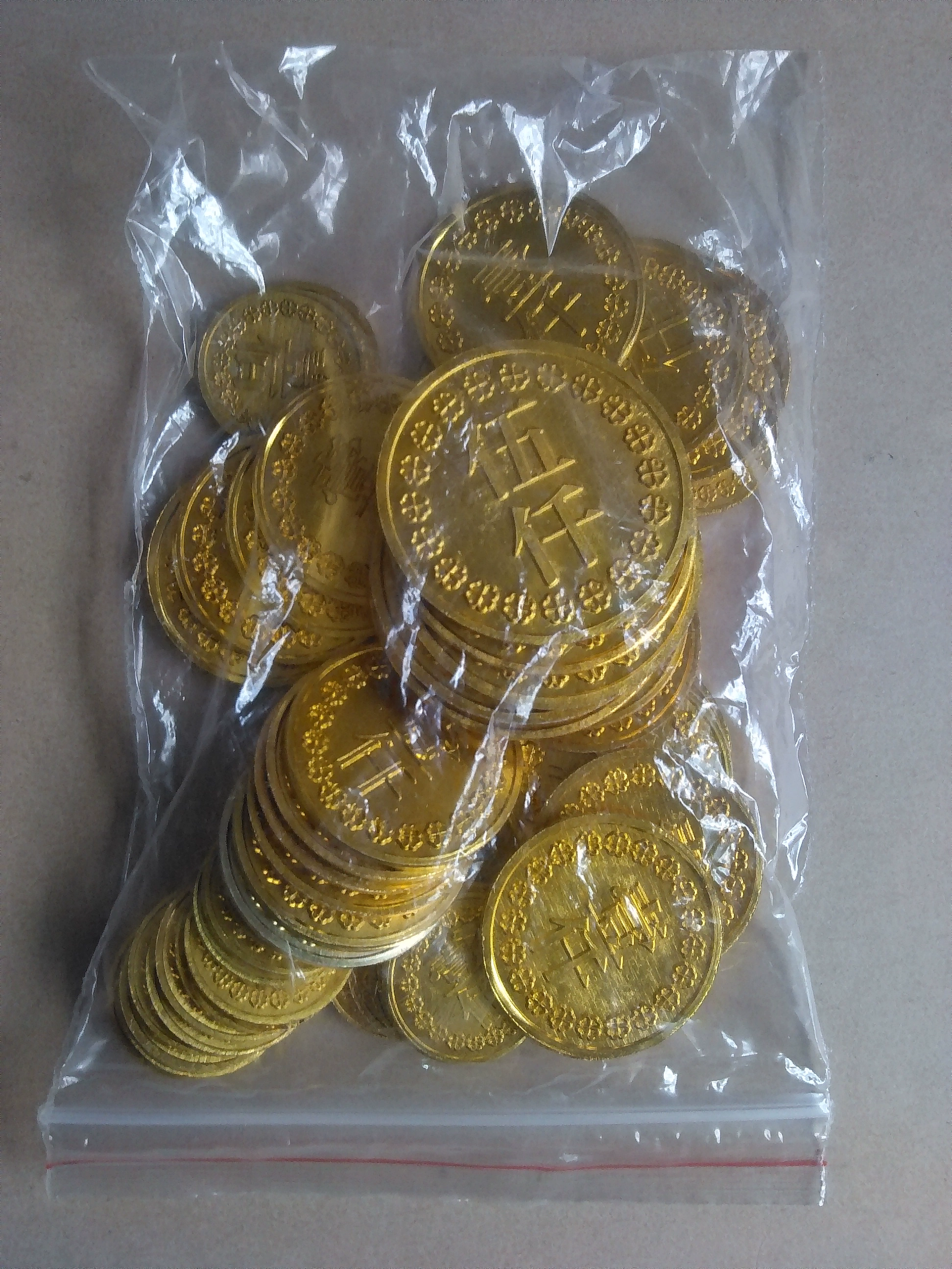 Một túi chip poker mạt chược với chip vàng kim loại - Các lớp học Mạt chược / Cờ vua / giáo dục