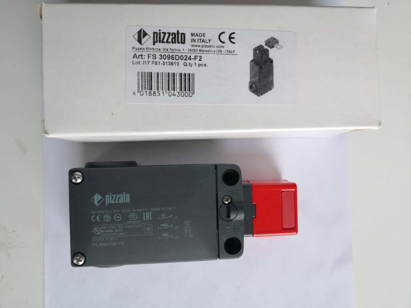 Pizzato imported safety door lock switch FS 3096D024 from stock