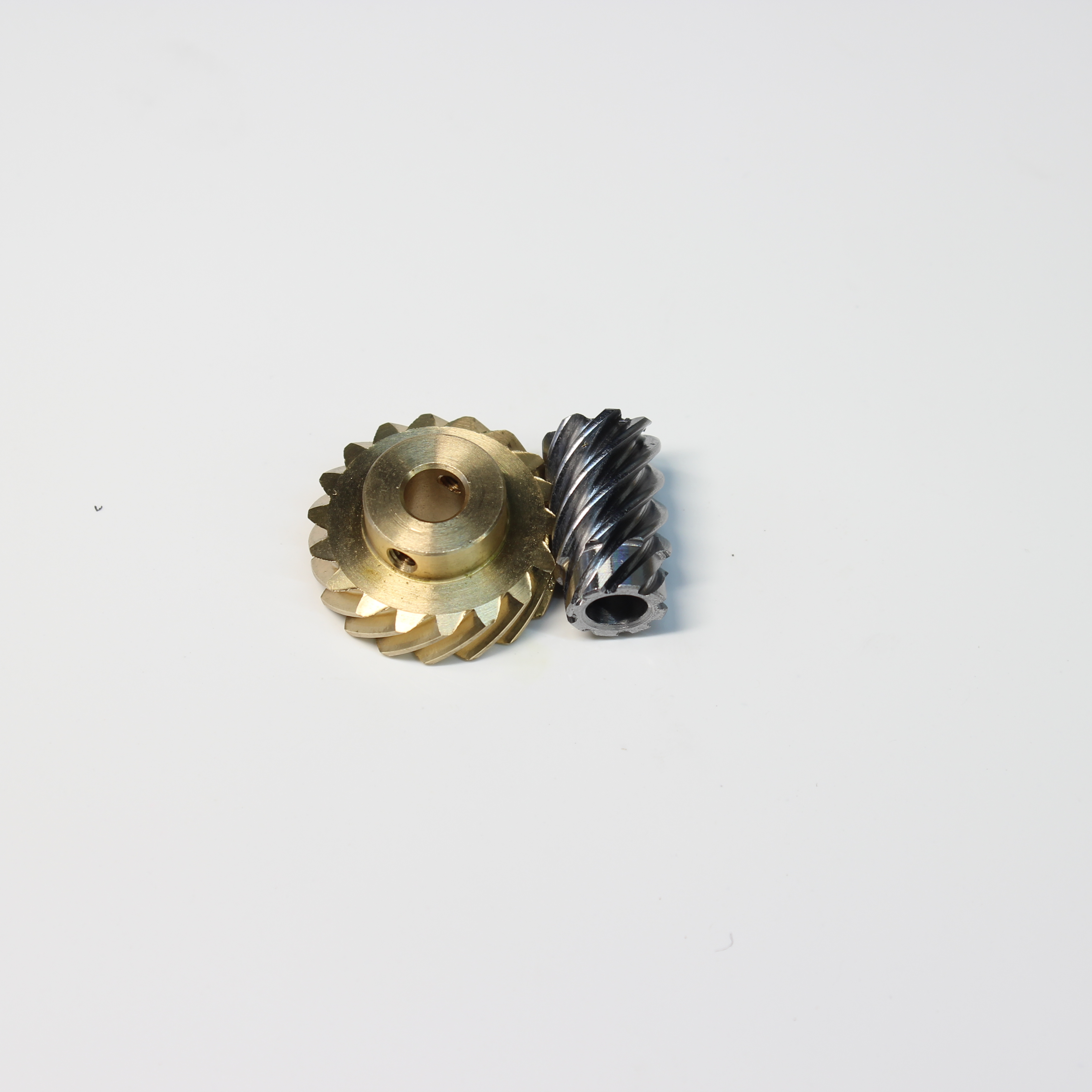 130 45 degree staggered helical gear 45 steel gear steering gear 18 teeth and 8 teeth Brass gear processing