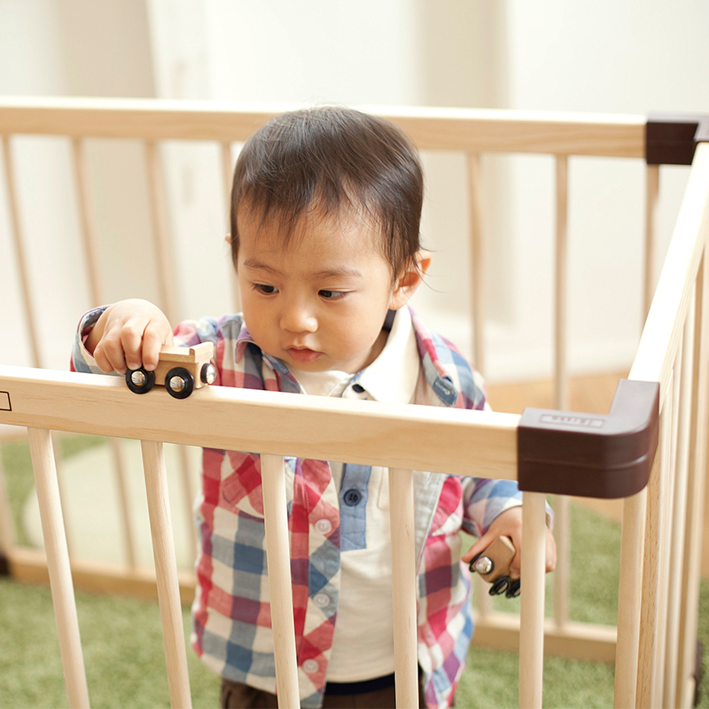 Farska Environmentally friendly Multi-functional Solid Wood Splicing Environmentally Protective Painting Baby Fence