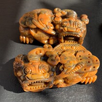 Yang Yujia Natural Huanglong Jade Couple Couple Golden Brown Yellow Finely Carved Overlord Pixiu Hand Toy Pair of Certificates