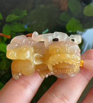 Yang Yujia natural yellow dragon jade chicken oil yellow and pink two-color yin and yang eyes and feet Overlord Pixiu pendant certificate for women