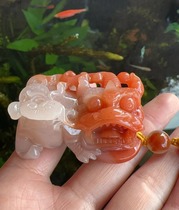 Yang Yujia Natural Huanglong Yuhong Yunhong When the head Yin and Yang Ears Feet Fine Sculptor King Leopard to Play Pendant Certificate