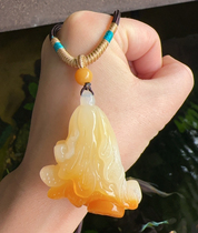 Yang Yujia Yunnan natural yellow dragon jade pretty three-dimensional finely carved cabbage with hundreds of wealth for small hands to play with large pendant certificate