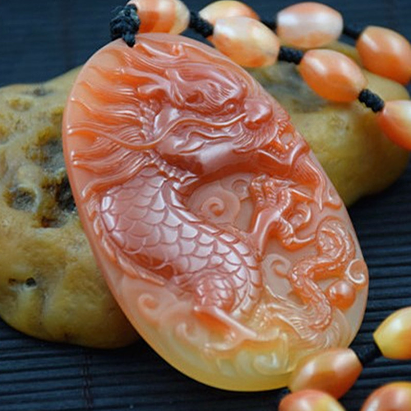 Yang Yujia natural yellow dragon jade small black Mountain old material Pigeon blood red pendant pendant Dragon brand boutique certificate