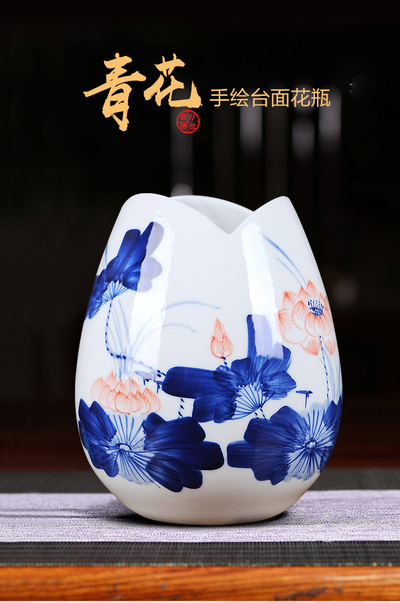 Jingdezhen ceramics hand - made hydroponic flower, the flower of blue and white porcelain bottle arranging flowers is placed Chinese style household act the role ofing is tasted in the living room