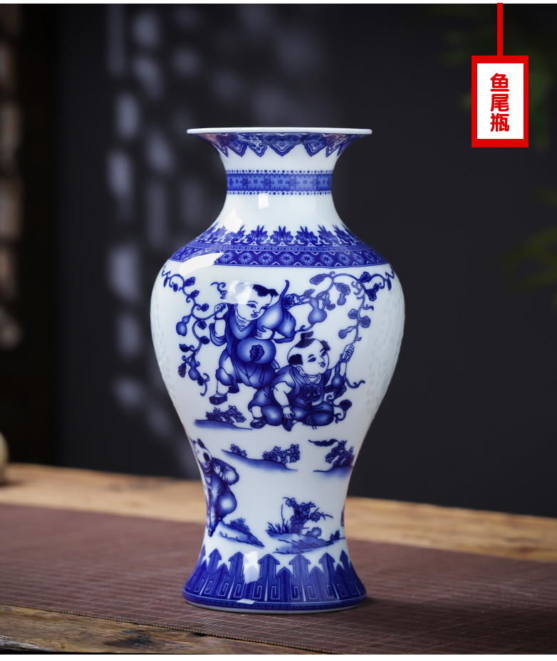 Blue and white porcelain of jingdezhen ceramics thin foetus and exquisite floret bottle of modern home living room TV ark adornment furnishing articles