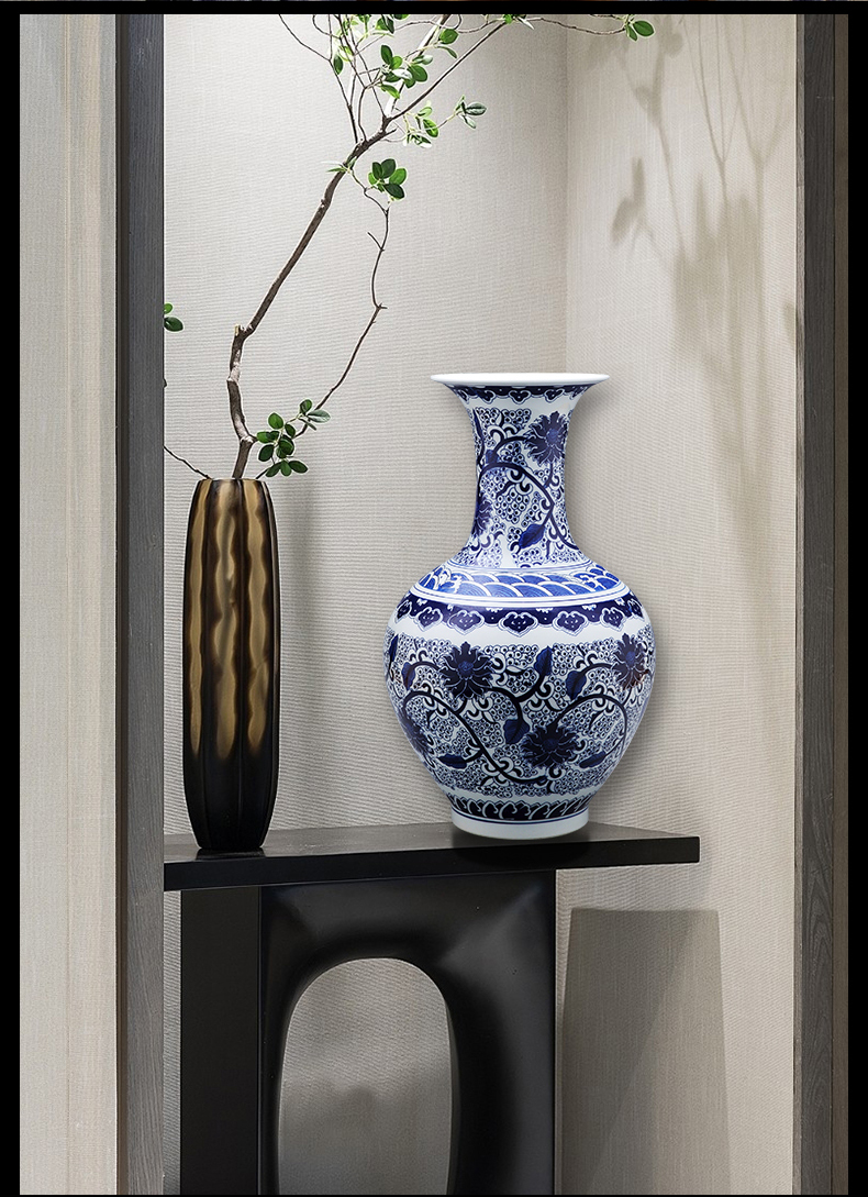 Jingdezhen ceramics antique hand - made flowers of blue and white porcelain bottle place to live in the sitting room TV ark adornment arranging flowers